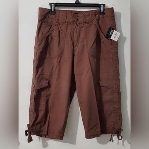 A.n.a Women's Brown Capris. NWT